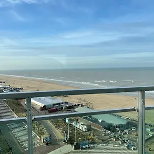 Apartment Piano, Zandvoort